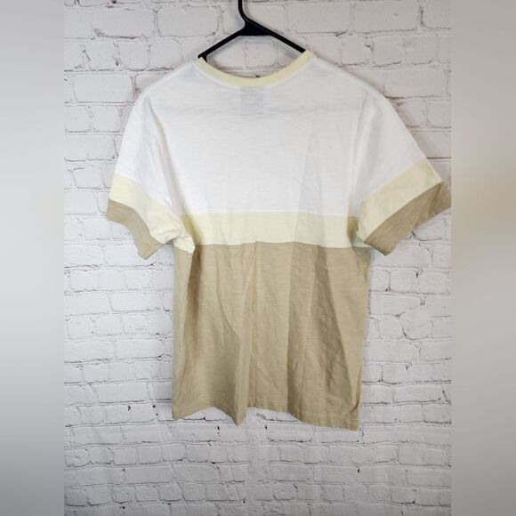 Men's Nike Shirt, size Medium - Picture 2 of 3